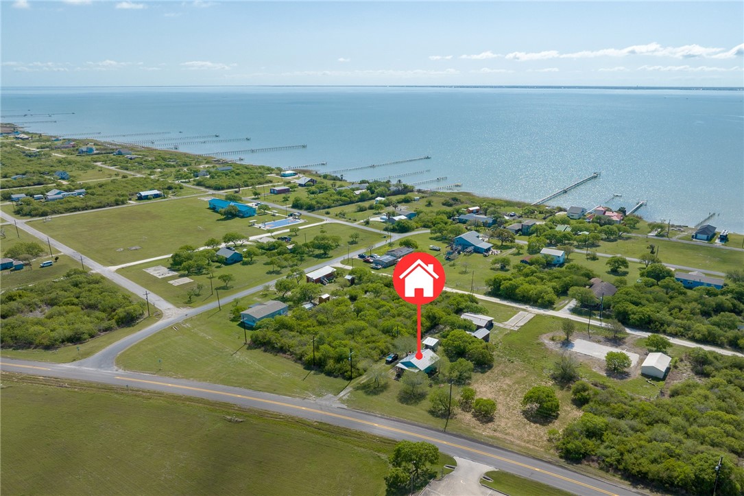 726 Third St Property Photo 3