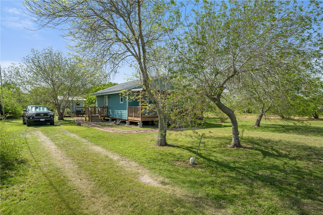 726 Third St Property Photo 4