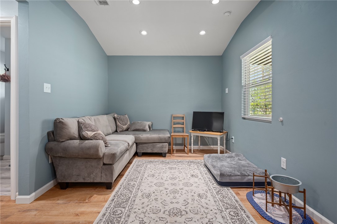 726 Third St Property Photo 13