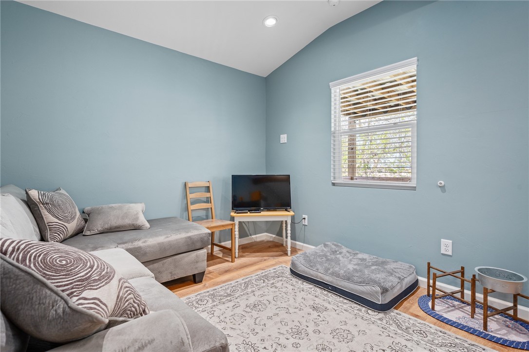 726 Third St Property Photo 15