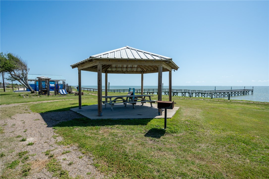 726 Third St Property Photo 26