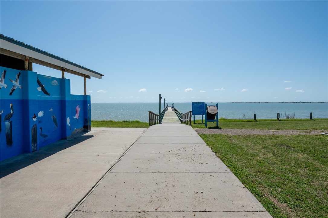 726 Third St Property Photo 27