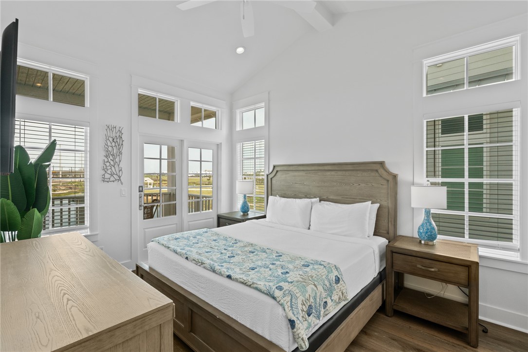312 Mermaid Tail Property Photo 7