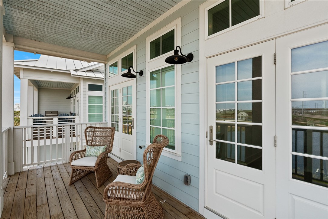 312 Mermaid Tail Property Photo 23