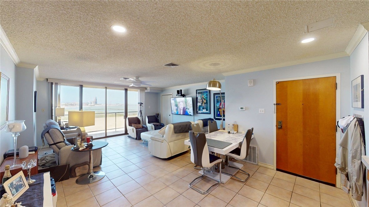 1400 Ocean Dr 304-b Property Photo 6