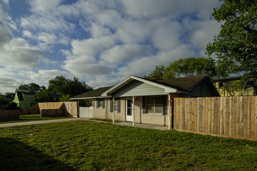 315 W Greenwood Property Photo 2