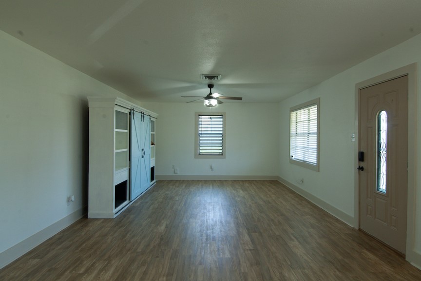 315 W Greenwood Property Photo 3