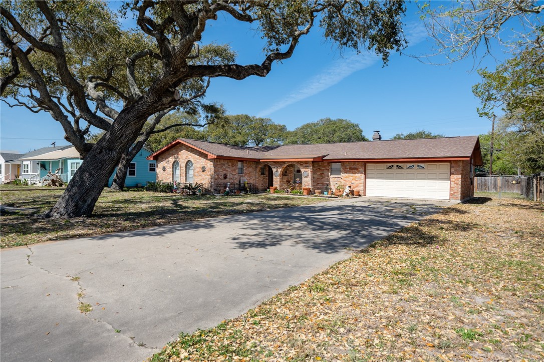 1038 Houston S Property Photo 2