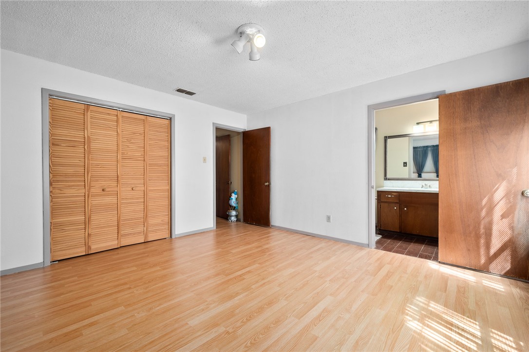 1038 Houston S Property Photo 12
