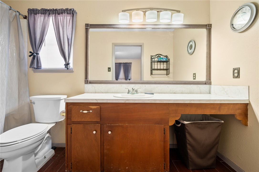 1038 Houston S Property Photo 13