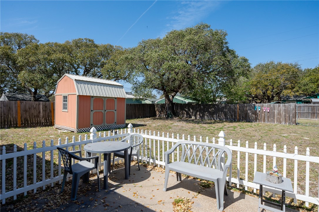 1038 Houston S Property Photo 26