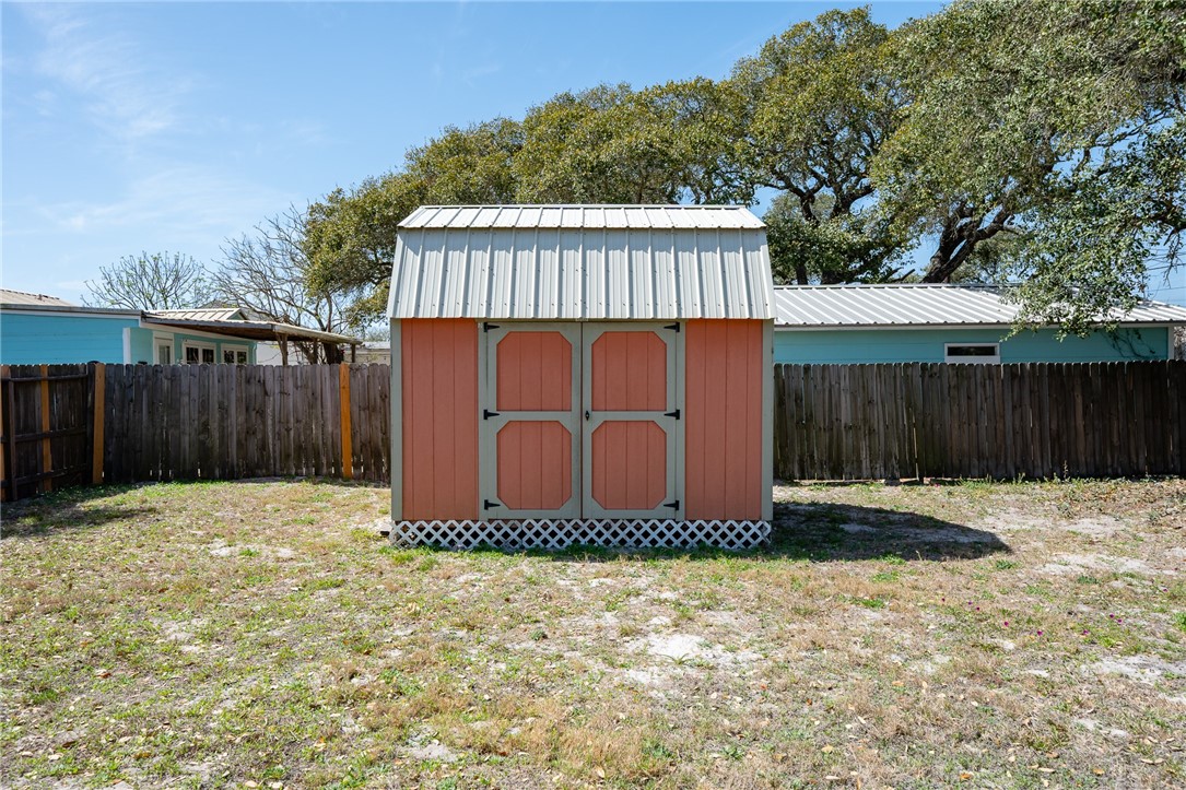 1038 Houston S Property Photo 27