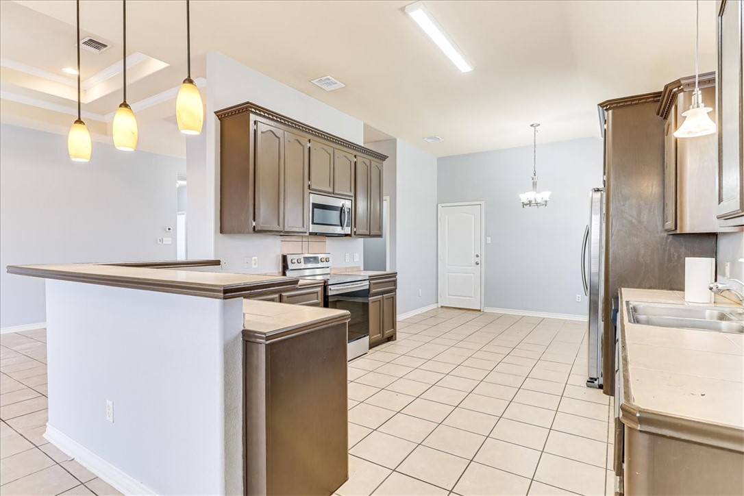 15538 Dyna St Property Photo 7