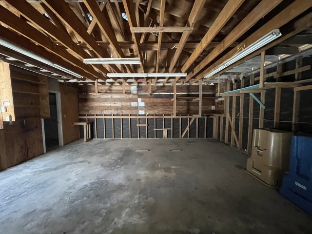 909 Zarsky Dr Property Photo 12