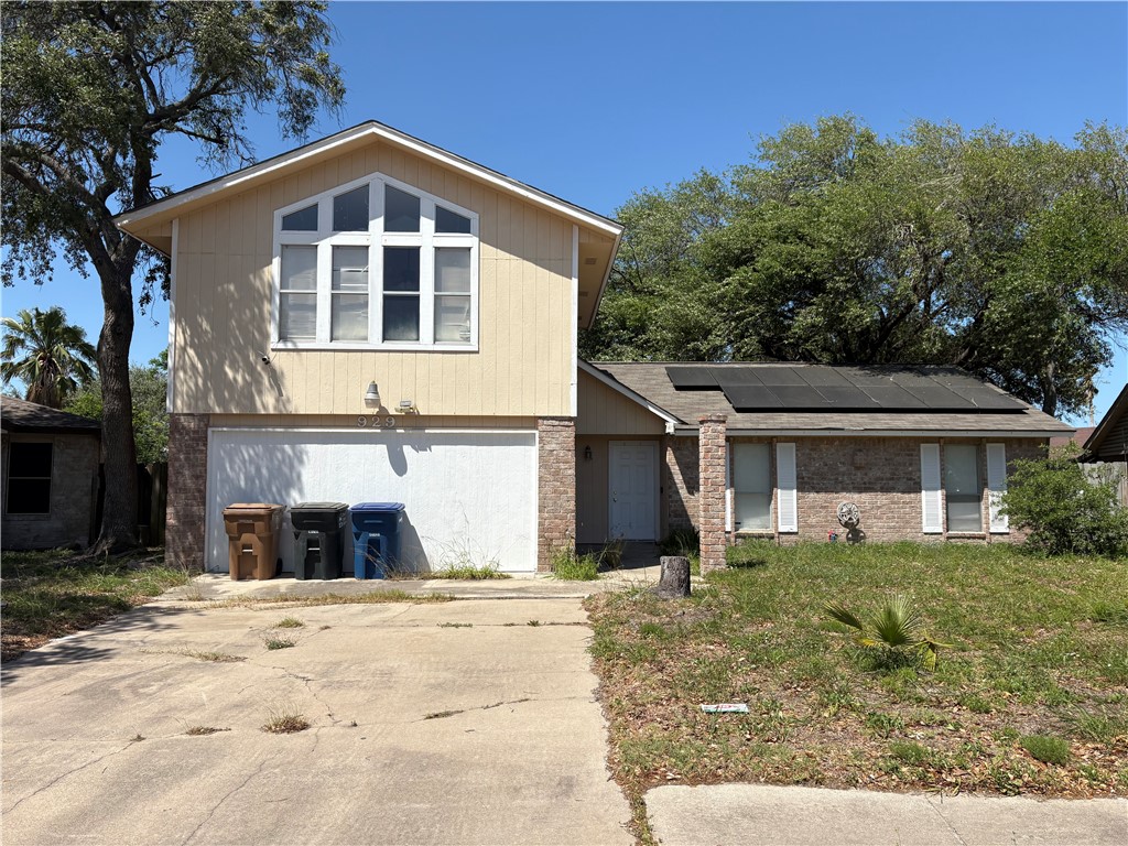 929 Ribbon Tail St Property Photo 2