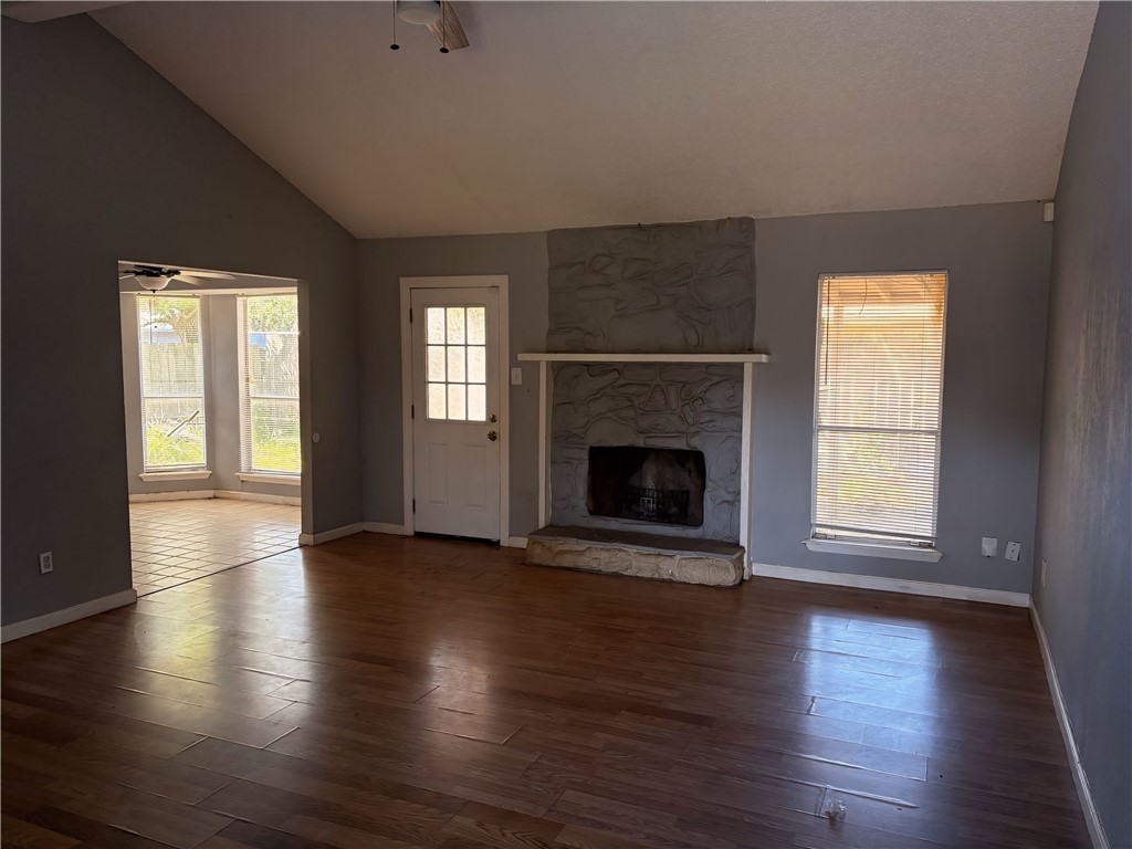 929 Ribbon Tail St Property Photo 4