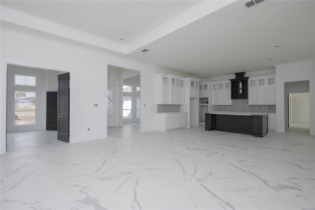 1365 Whitehand Ct Property Photo 4