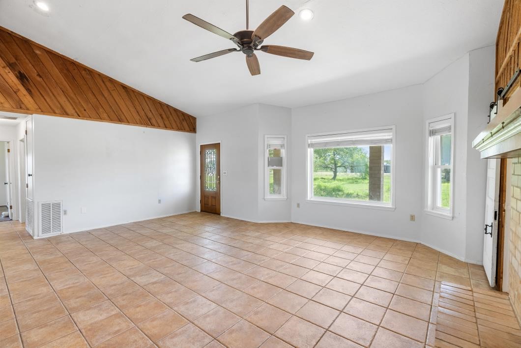 15330 Fm 3089 Property Photo 9