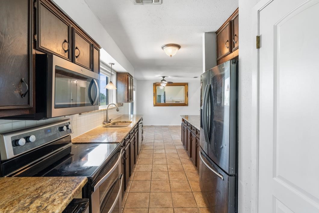 15330 Fm 3089 Property Photo 15