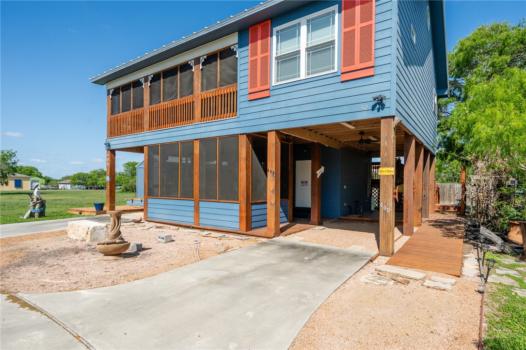 409 Copano Bay Dr Property Photo 3
