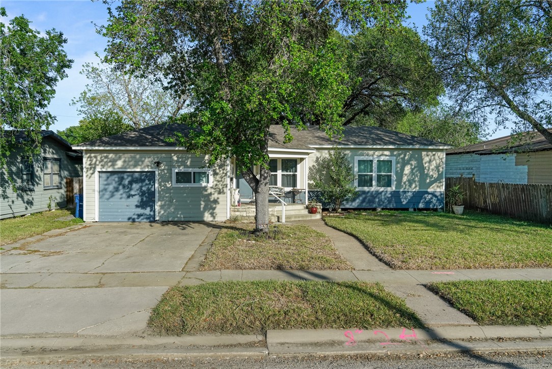 717 Chase Dr Property Photo 2