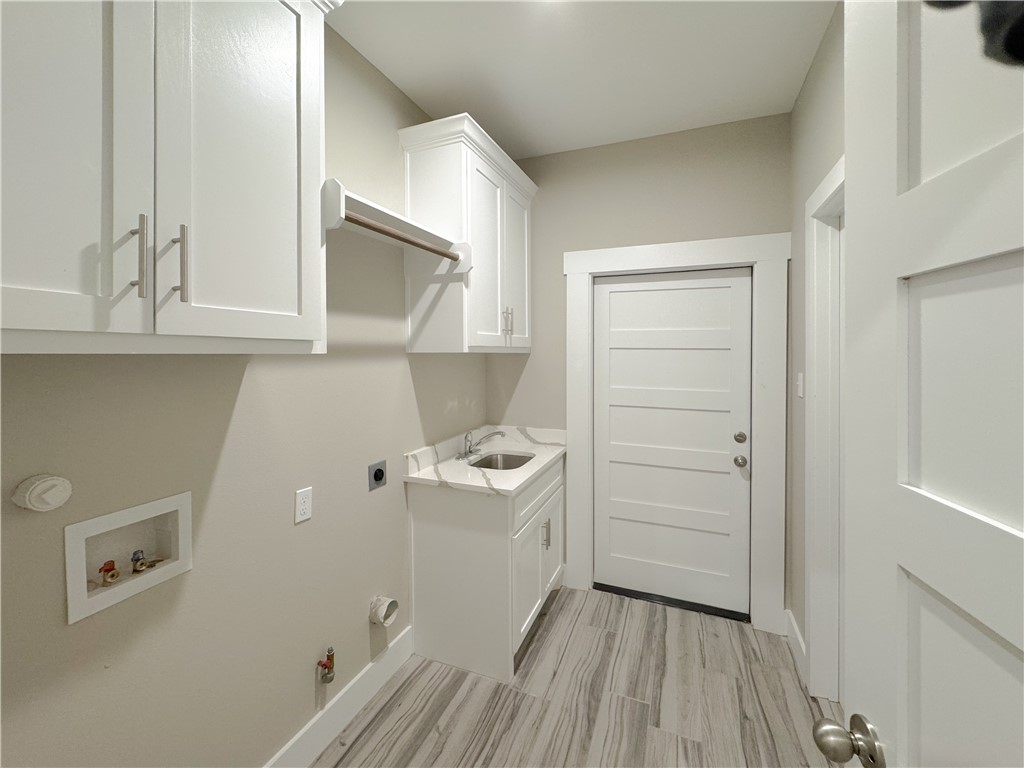 3529 Sahar Lake Property Photo 11