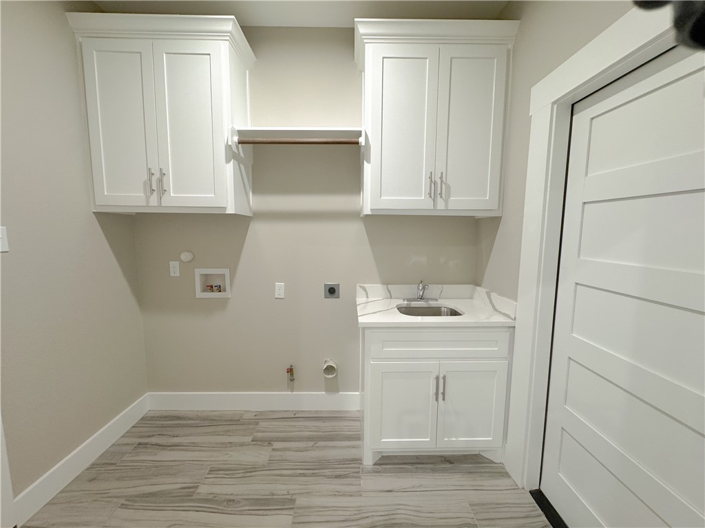 3529 Sahar Lake Property Photo 12