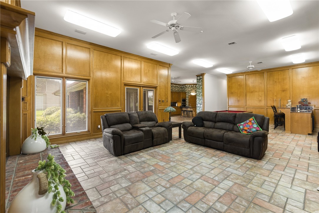 5718 Oso Pkwy Property Photo 11