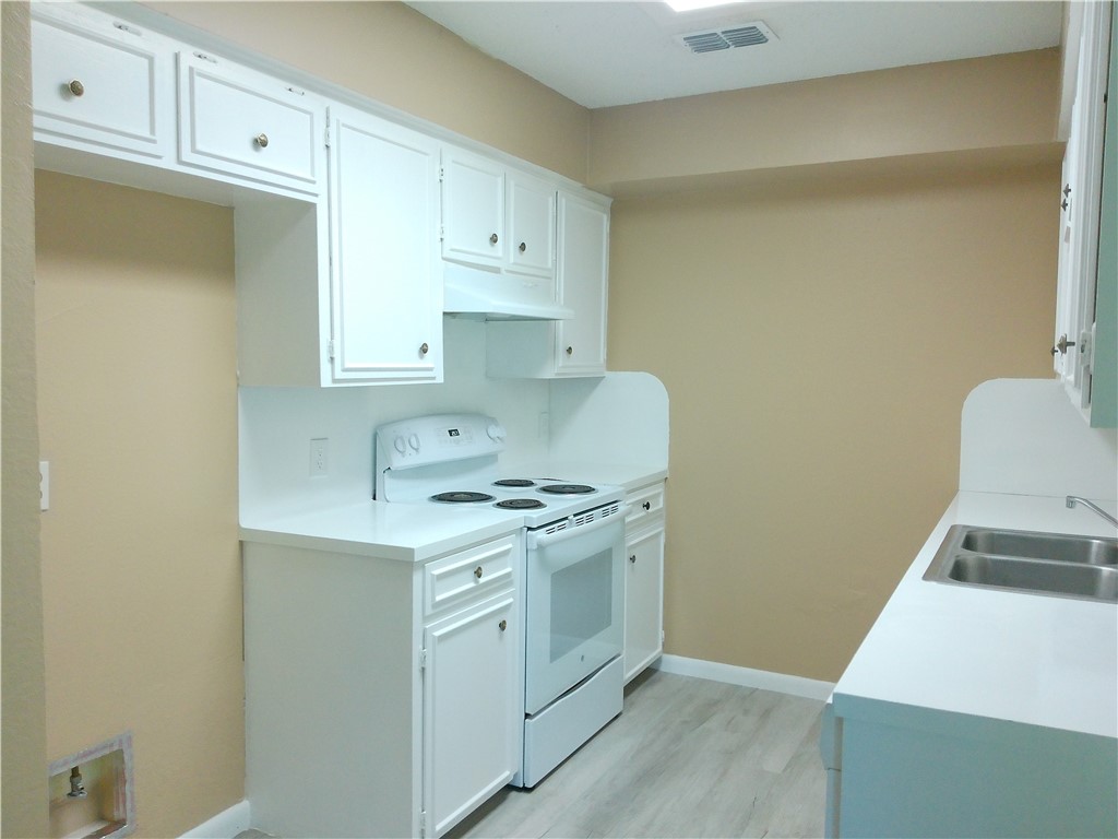 4002 Hurlwood Property Photo 4