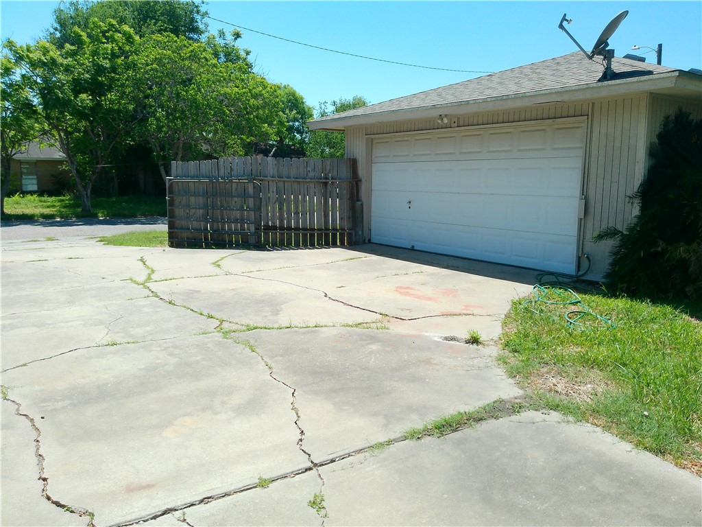 4002 Hurlwood Property Photo 16