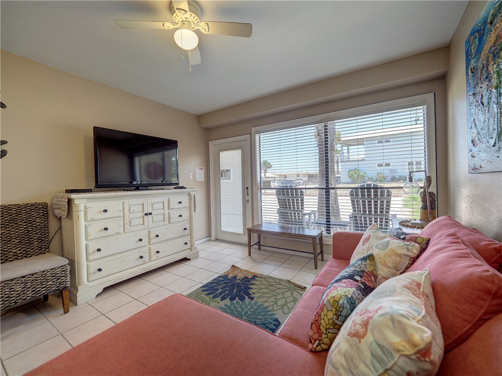 810 Banyan Beach Dr 160 Property Photo 6
