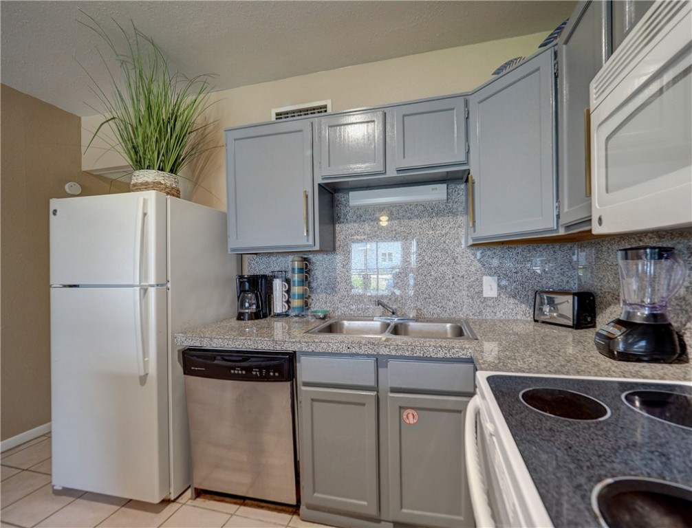 810 Banyan Beach Dr 160 Property Photo 13