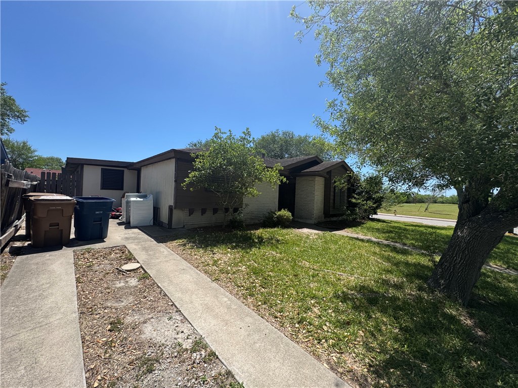 1818 Brazos Dr Property Photo 2