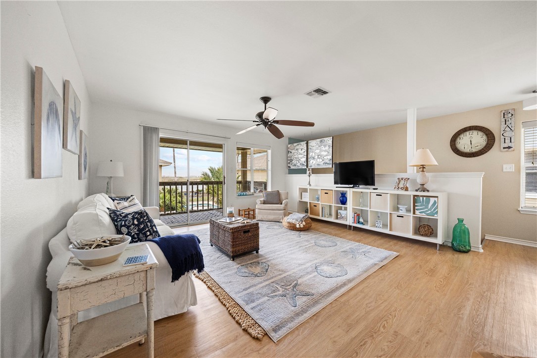 15125 Leeward Dr Property Photo 4