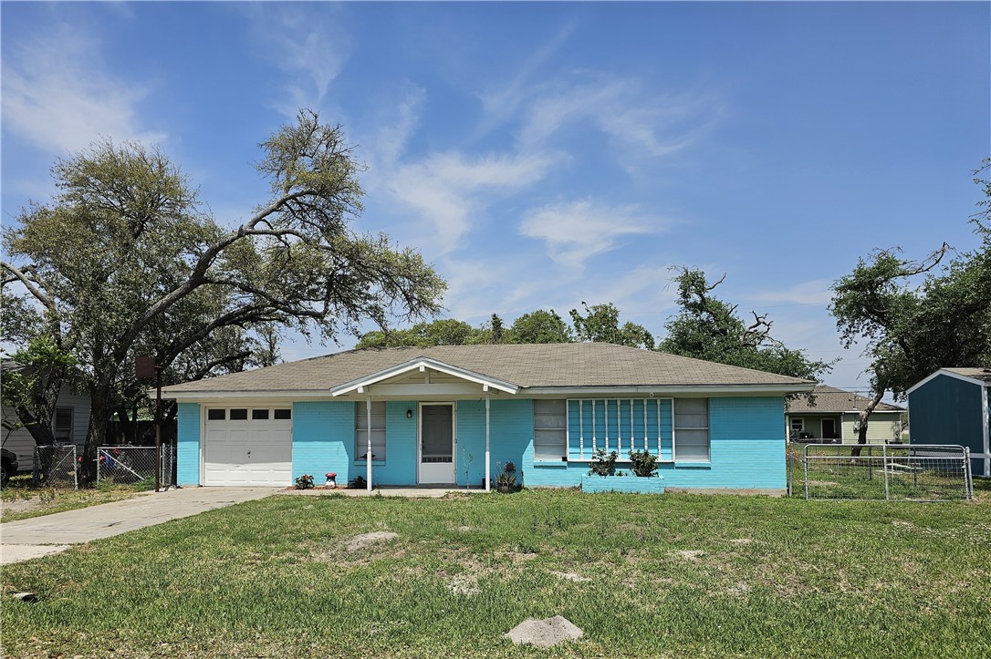 1330 Red Bird Dr Property Photo 1
