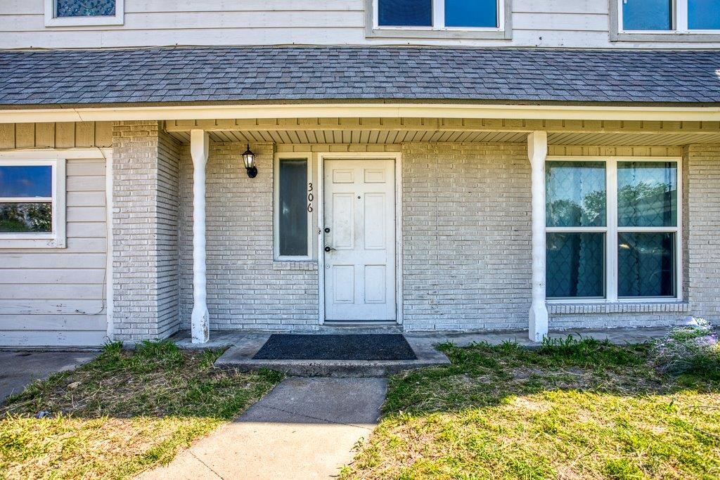 306 Belmont Dr Property Photo 6
