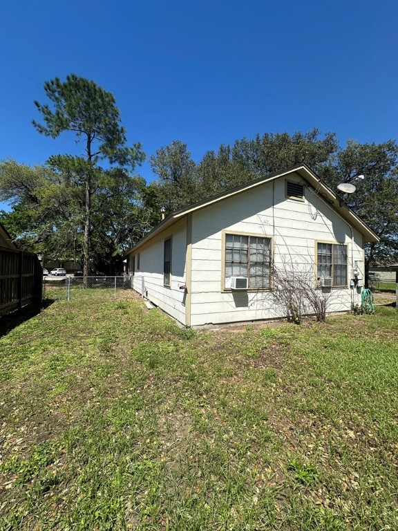 207 W Vance St Property Photo 22