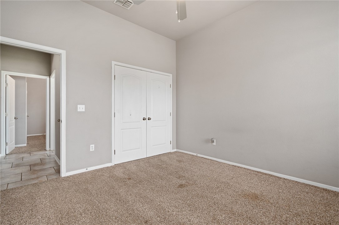1116 Santa Catalina St Property Photo 7