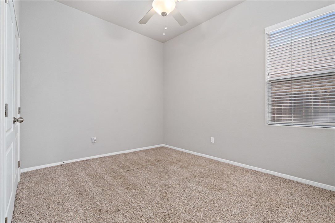 1116 Santa Catalina St Property Photo 9