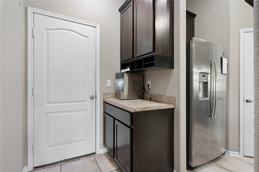 1116 Santa Catalina St Property Photo 15