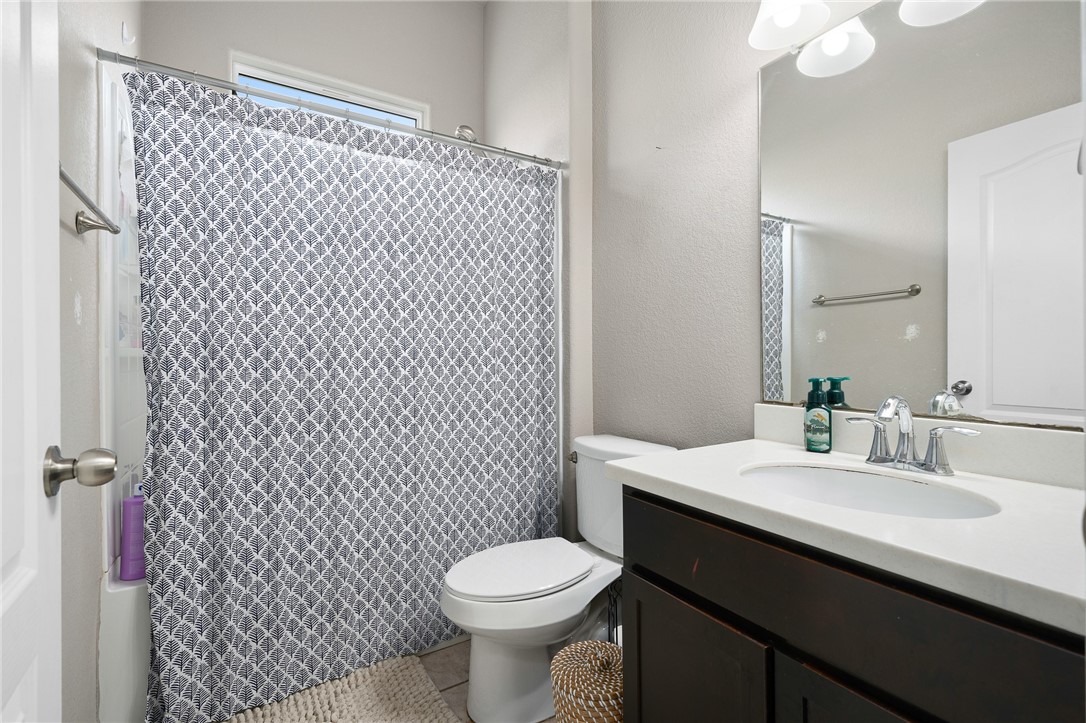 1116 Santa Catalina St Property Photo 24