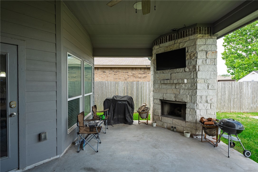 1116 Santa Catalina St Property Photo 27