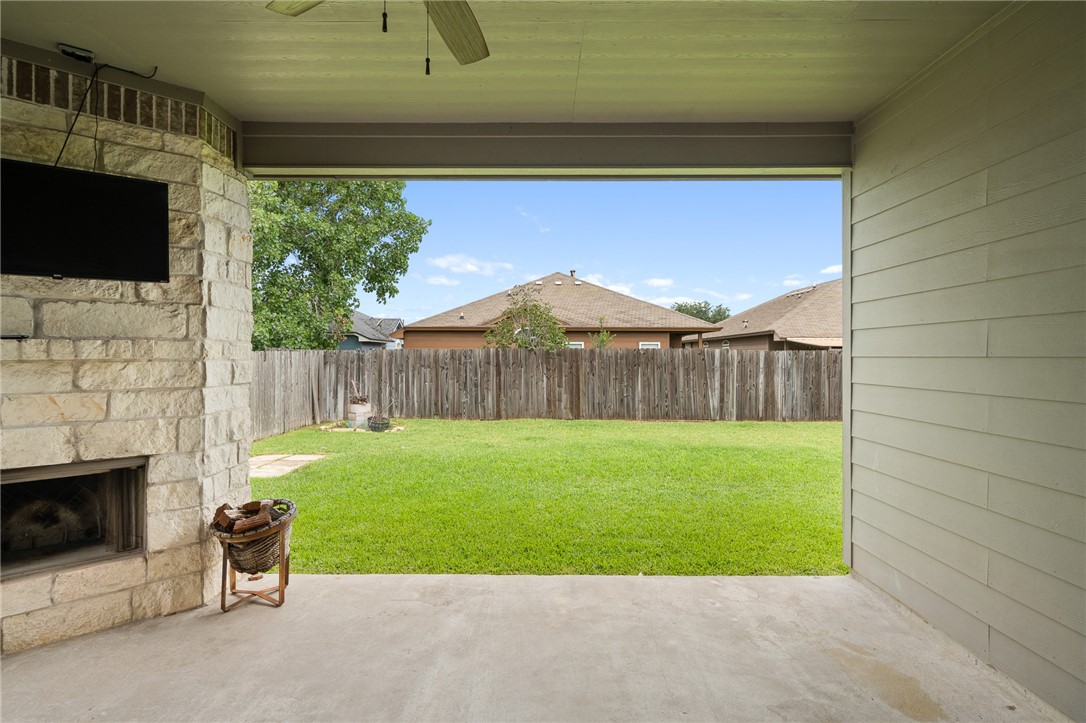 1116 Santa Catalina St Property Photo 27