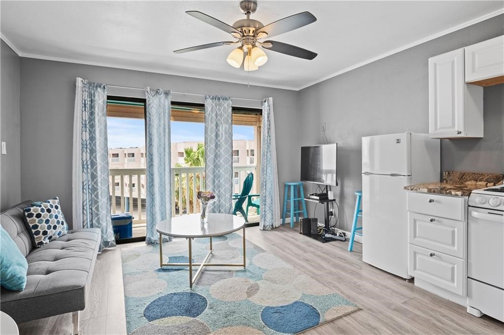 3938 Surfside Blvd 2340 Property Photo 4