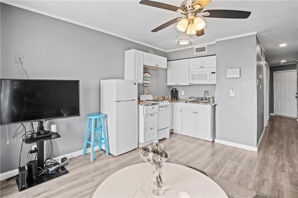 3938 Surfside Blvd 2340 Property Photo 6