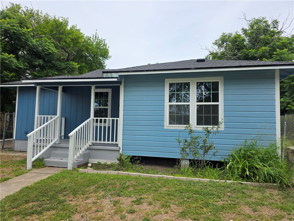 1540 Daytona Dr Property Photo 2