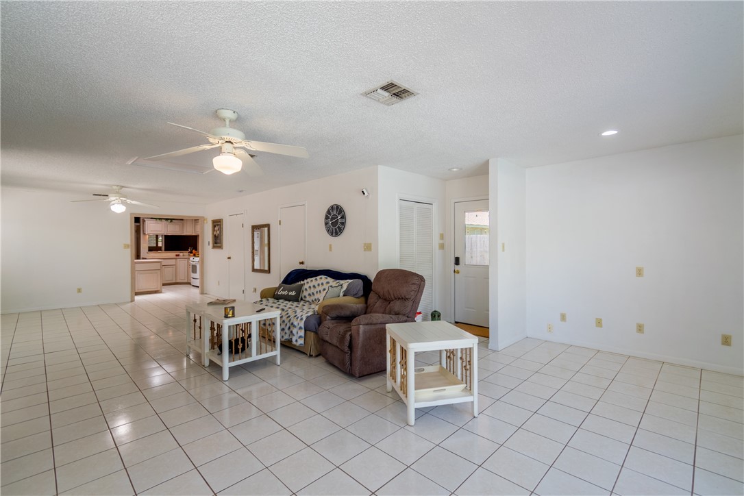 1303 Arcadia Dr Property Photo 17