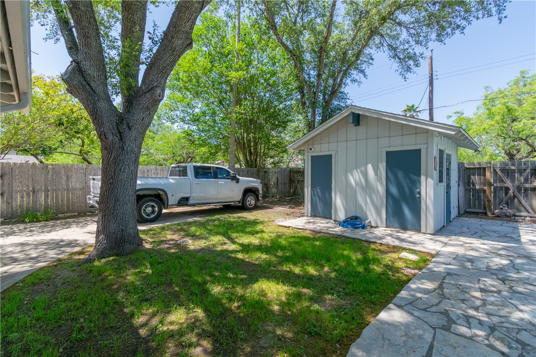 1303 Arcadia Dr Property Photo 34