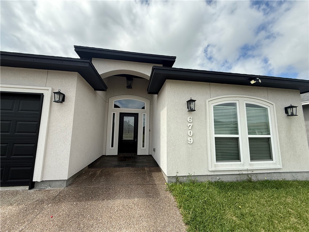 6709 Paddington Dr Property Photo