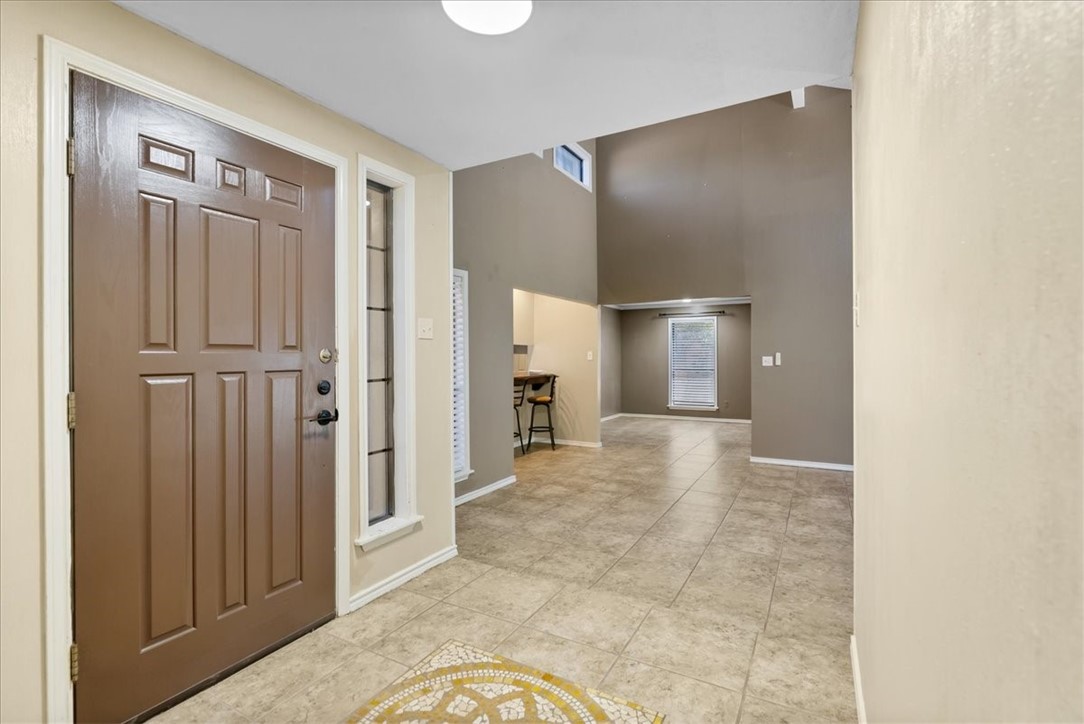 6829 Iroquois Dr Property Photo 2